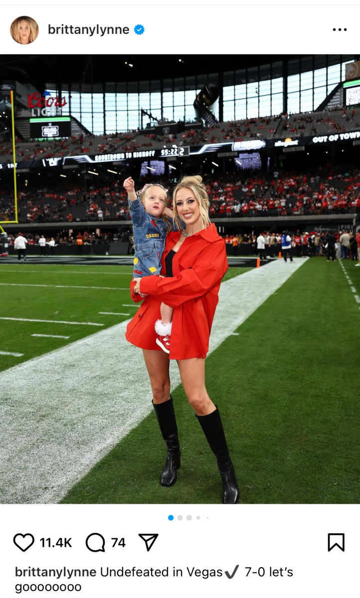 Brittany Mahomes celebrated the Chiefs win over the Raiders with her daughter, Sterling, on Oct. 27, 2024.