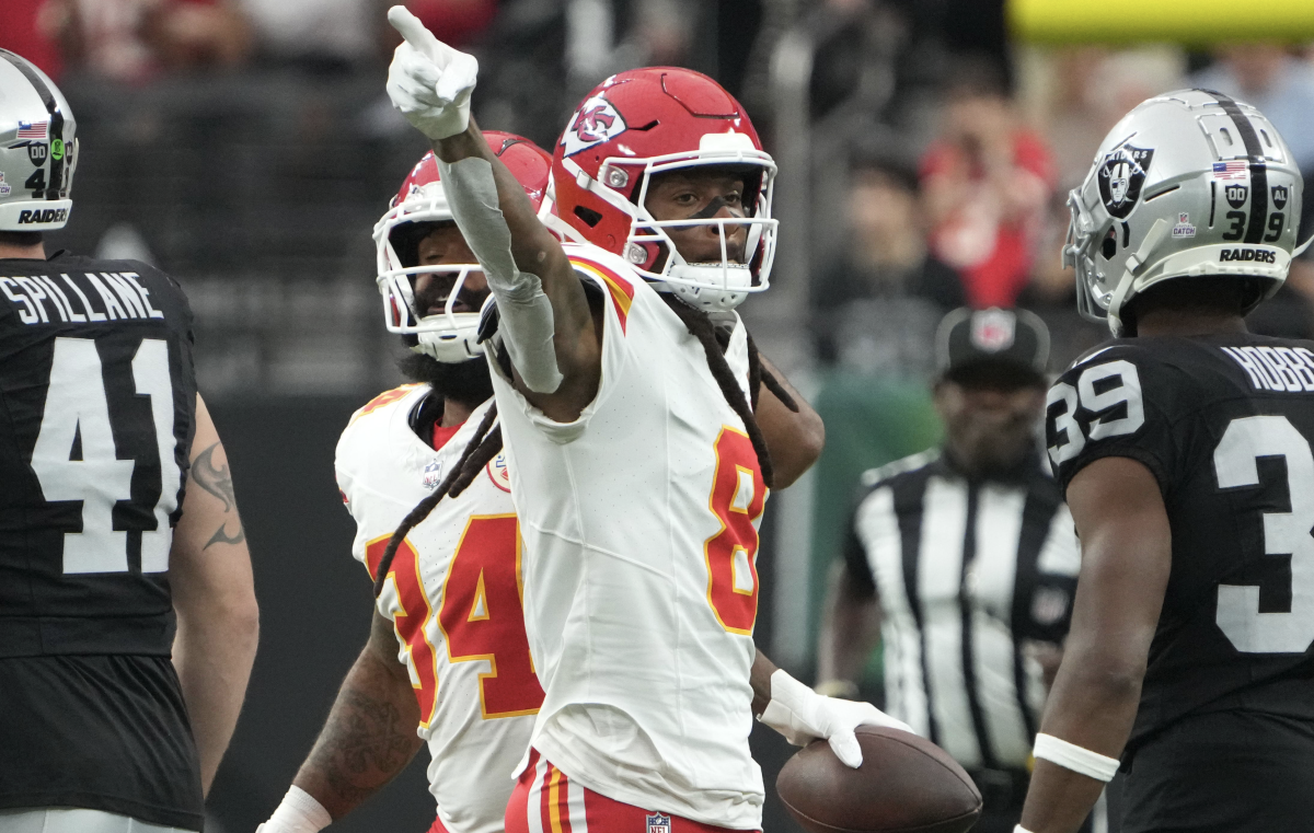 DeAndre Hopkins Scores First TD as Kansas City Chiefs Lead Tampa Bay  Buccaneers, 10-7, in Second Quarter - Athlon Sports