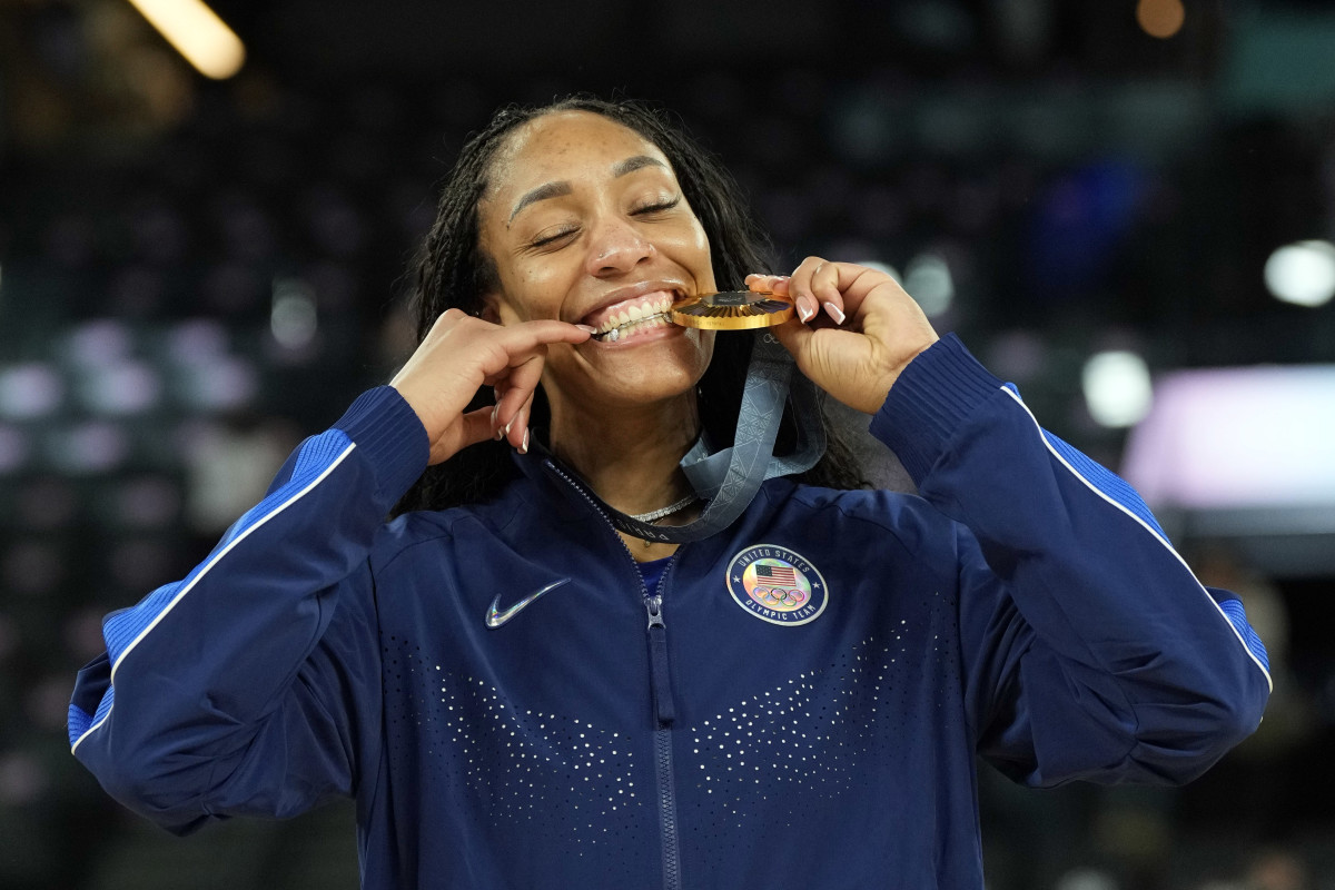 Caitlin Clark, A'ja Wilson Pay Rumor Causes a Stir - Athlon Sports