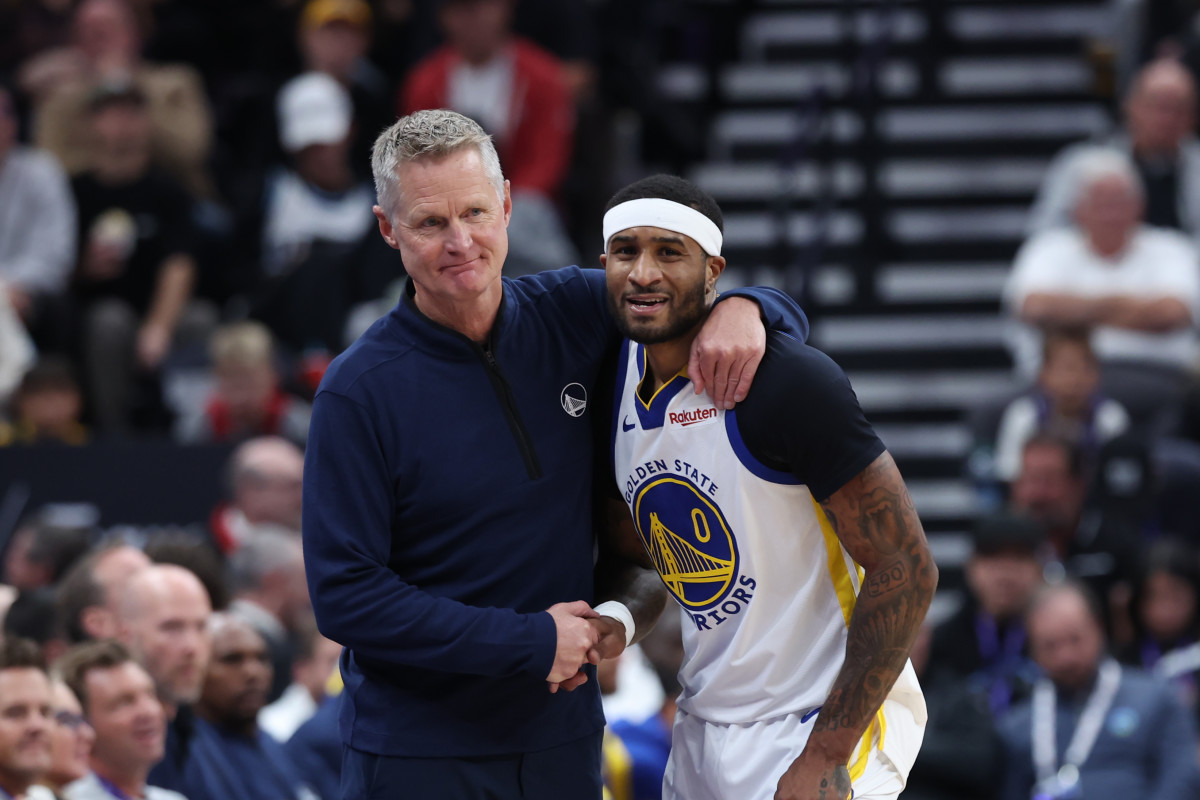 Oct 25, 2024; Salt Lake City, Utah, USA; Golden State Warriors head coach Steve Kerr and Golden State Warriors guard Gary Payton II (0) react to a foul against the Utah Jazz at the end of the third quarter at Delta Center. Mandatory Credit: Rob Gray-Imagn Images