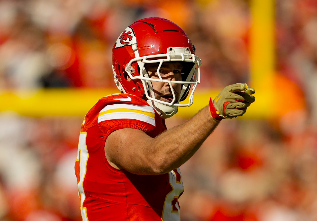 Travis Kelce Makes Request to Andy Reid About Chiefs Teammate - Athlon  Sports