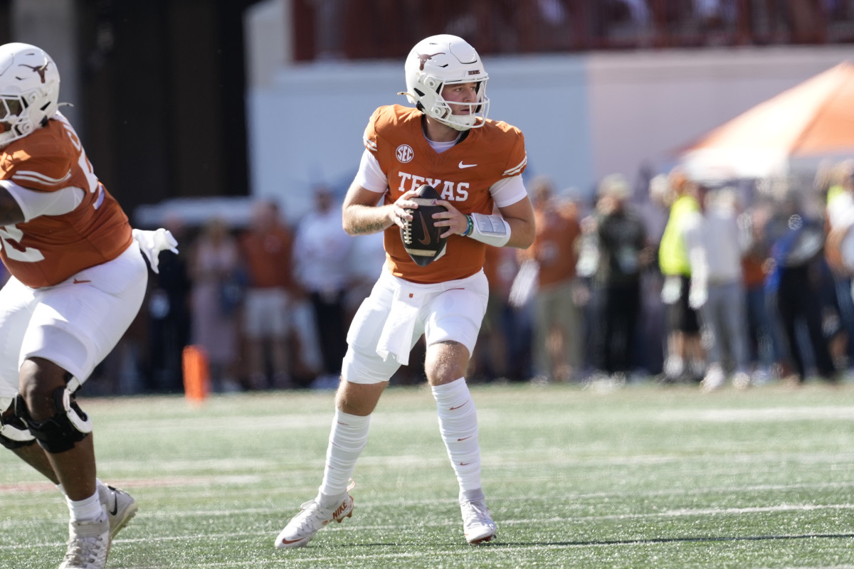 Texas Star Quarterback Quinn Ewers Promotes NIL Partnership - Athlon Sports