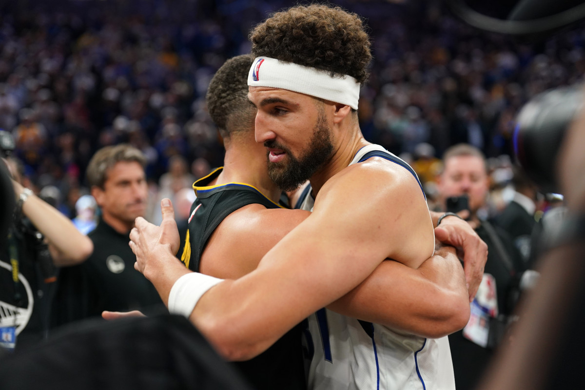 Warriors Send Message After Klay Thompson's Dog Rocco Passes Away - Athlon Sports