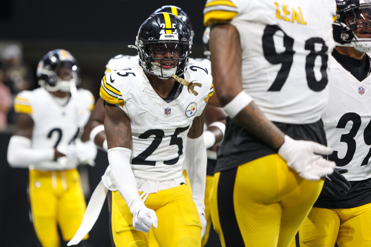 Former Texas Standout Inks New Extension With Pittsburgh Steelers - Athlon Sports