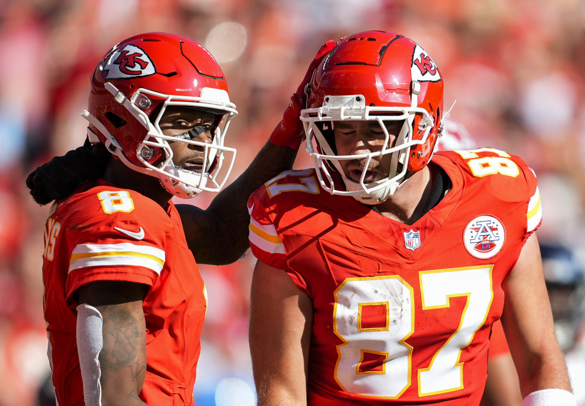 Kansas City Chiefs tight end Travis Kelce (87) and wide receiver DeAndre Hopkins (8).