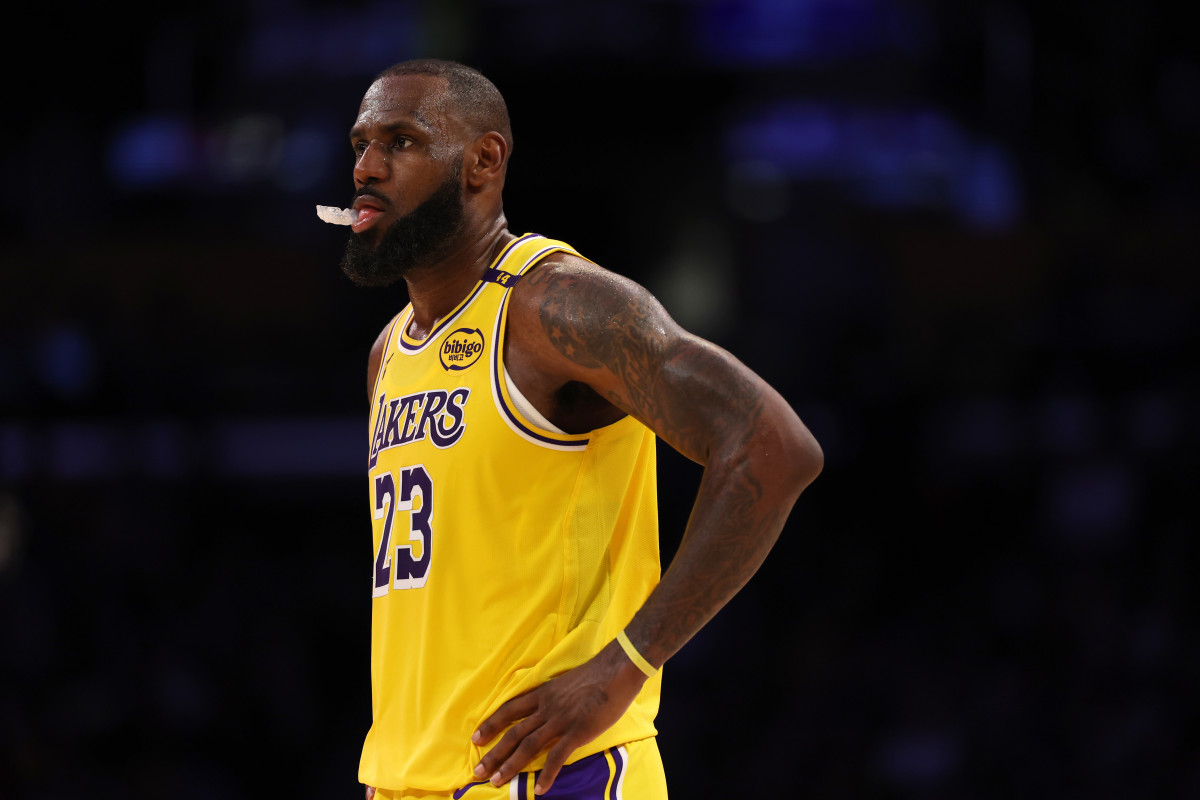 Lakers' LeBron James Reveals What Went Wrong in Triple-Double Night -  Athlon Sports