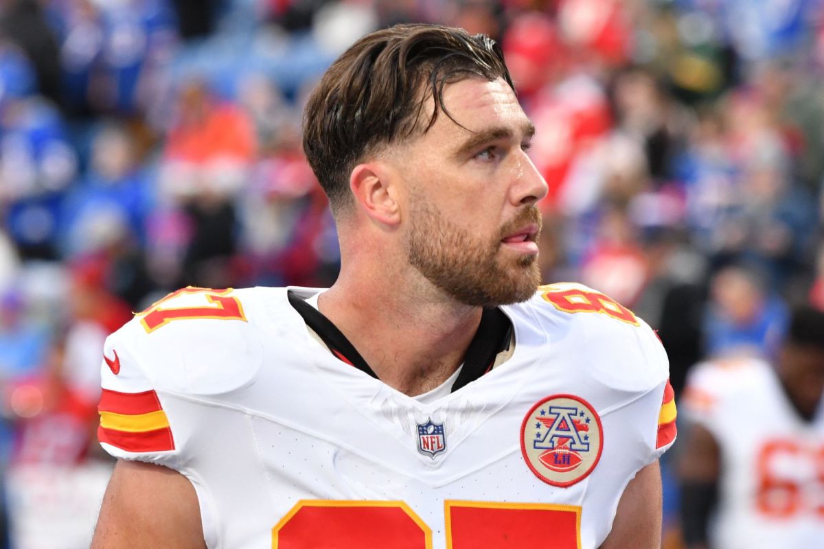 Travis Kelce & Mahomes UPSET in locker room after first loss of season ...