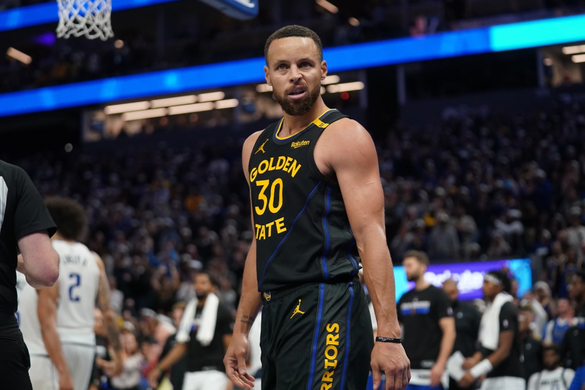 Steph Curry Sends 3-Word Message to New Warriors Guard - Athlon Sports