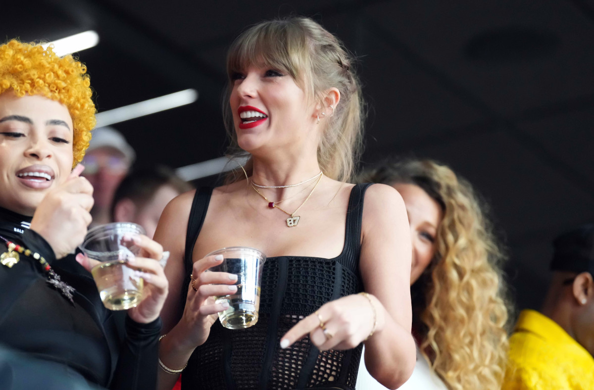 Taylor Swift's Celebrity Invites for Super Bowl LIX Revealed - Athlon Sports