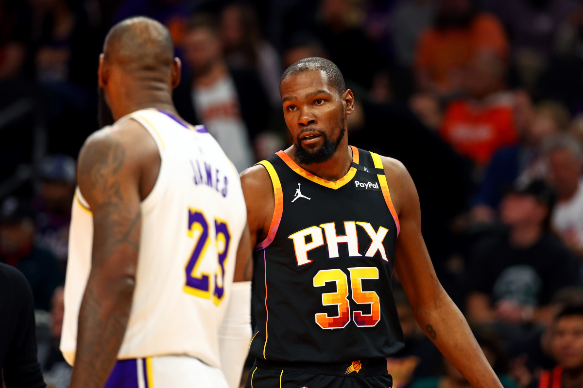 Phoenix Suns forward Kevin Durant (35) and Los Angeles Lakers forward LeBron James (23).