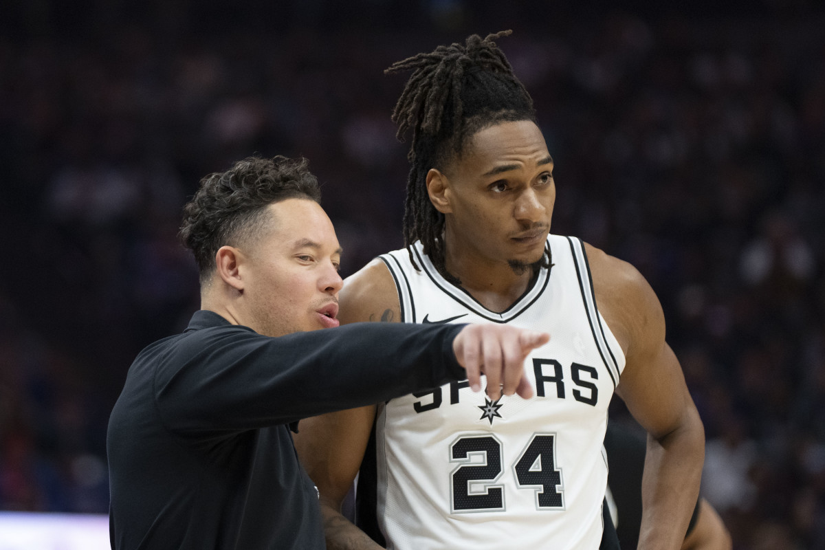 San Antonio Spurs Fans Are All Saying the Same Thing After Win Over Kings -  Athlon Sports