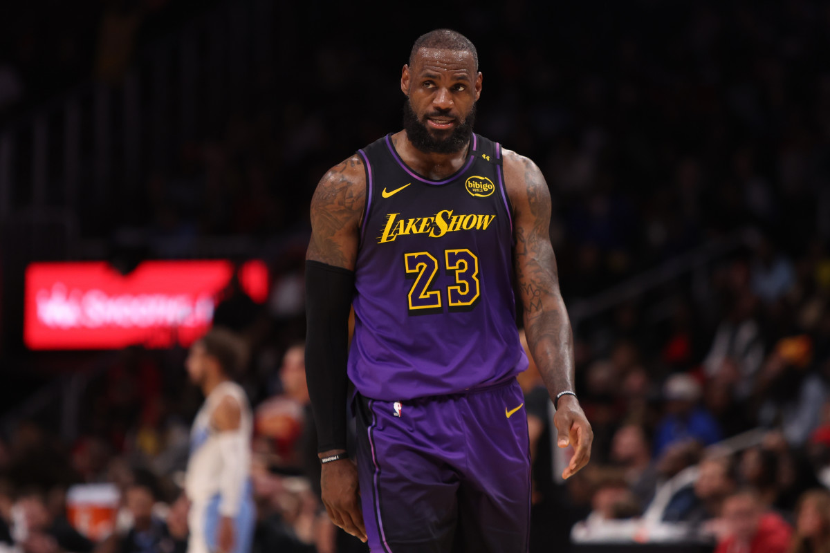 LeBron James of the Los Angeles Lakers in Atlanta vs. the Hawks on Friday. 