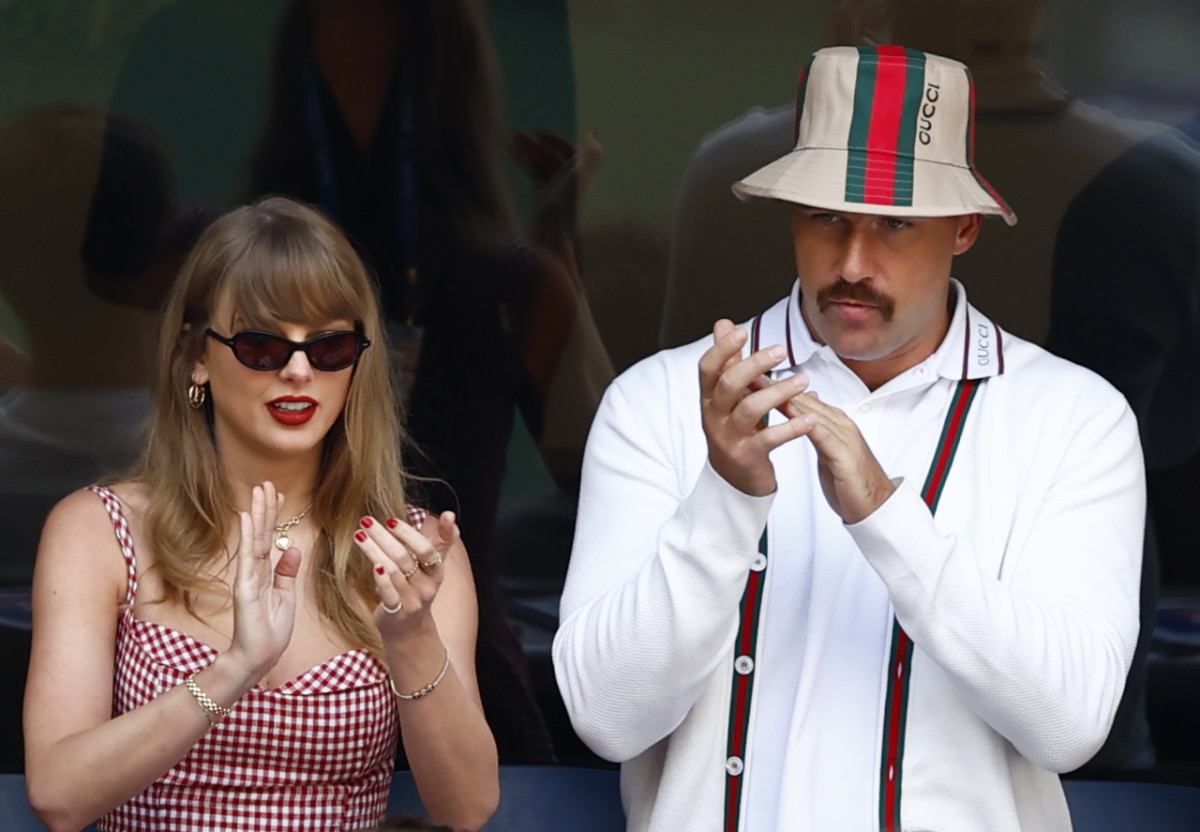 Taylor Swift and Kansas City Chiefs tight end Travis Kelce.