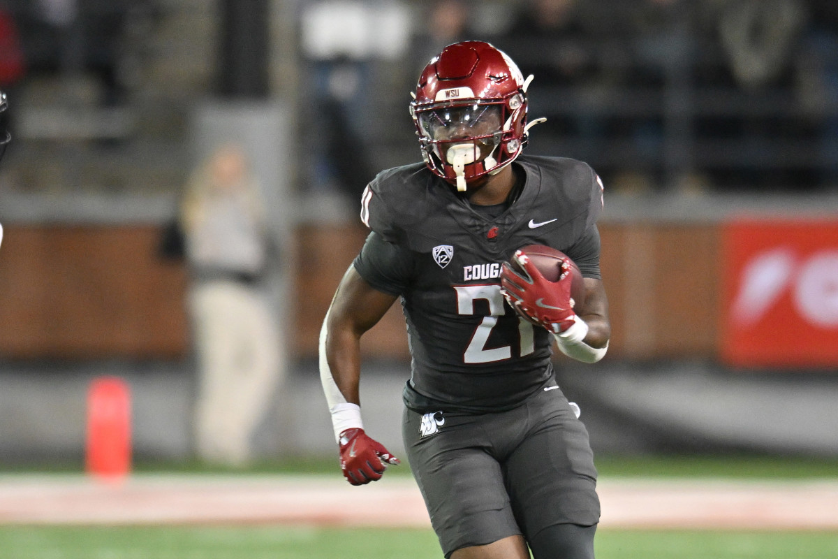 Washington State Cougars running back Wayshawn Parker (21).