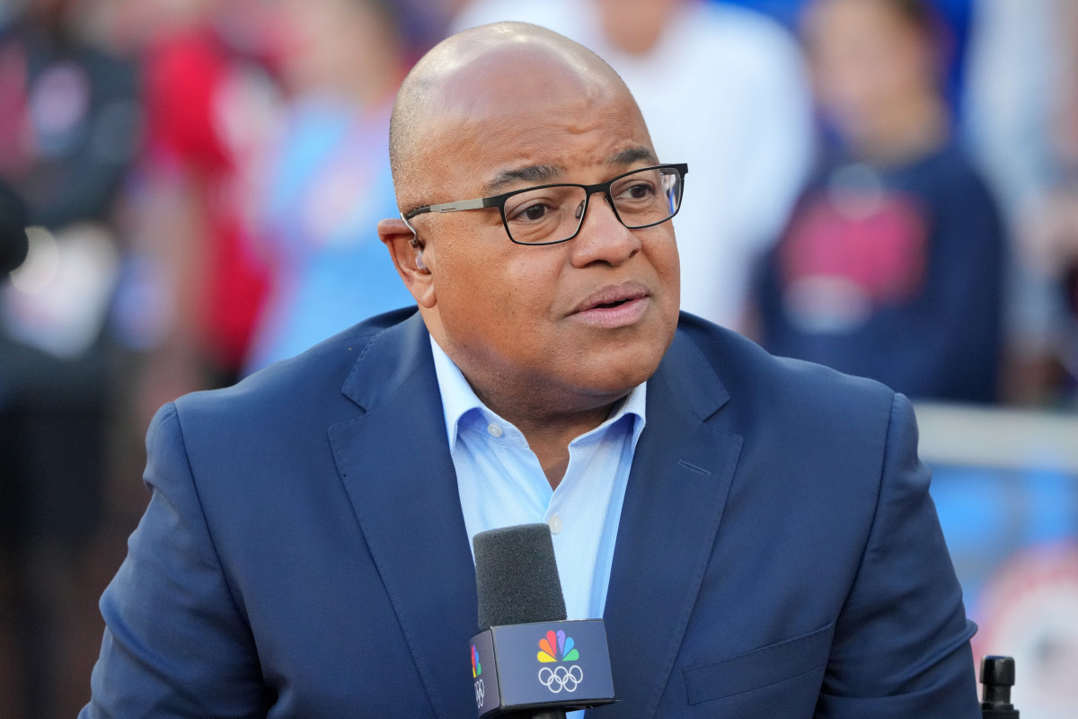 NBC's Mike Tirico Sends Heartfelt Message to Randy Moss on Sunday Night ...