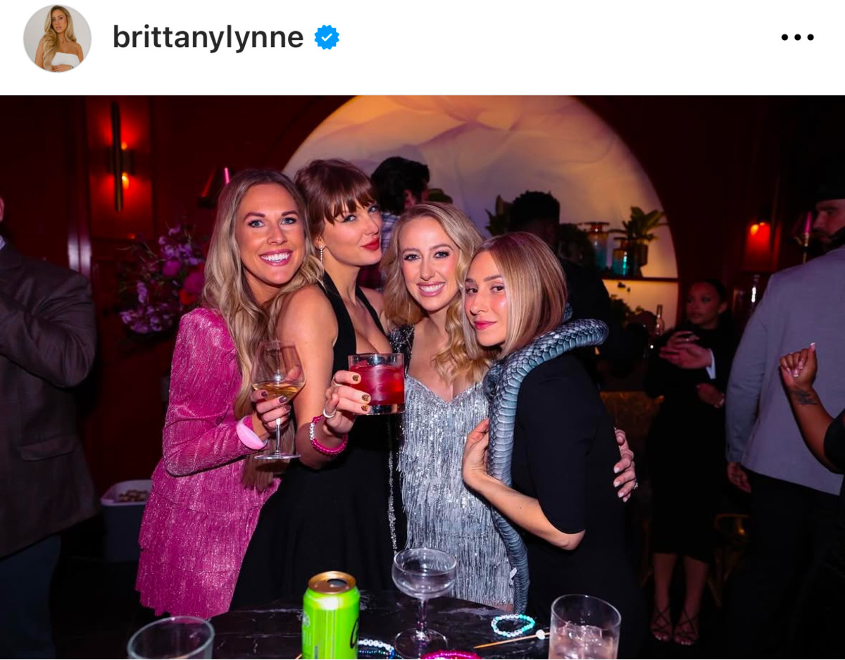 Brittany Mahomes poses with Lyndsay Bell (L), Taylor Swift, and Ashley Avignone (R).