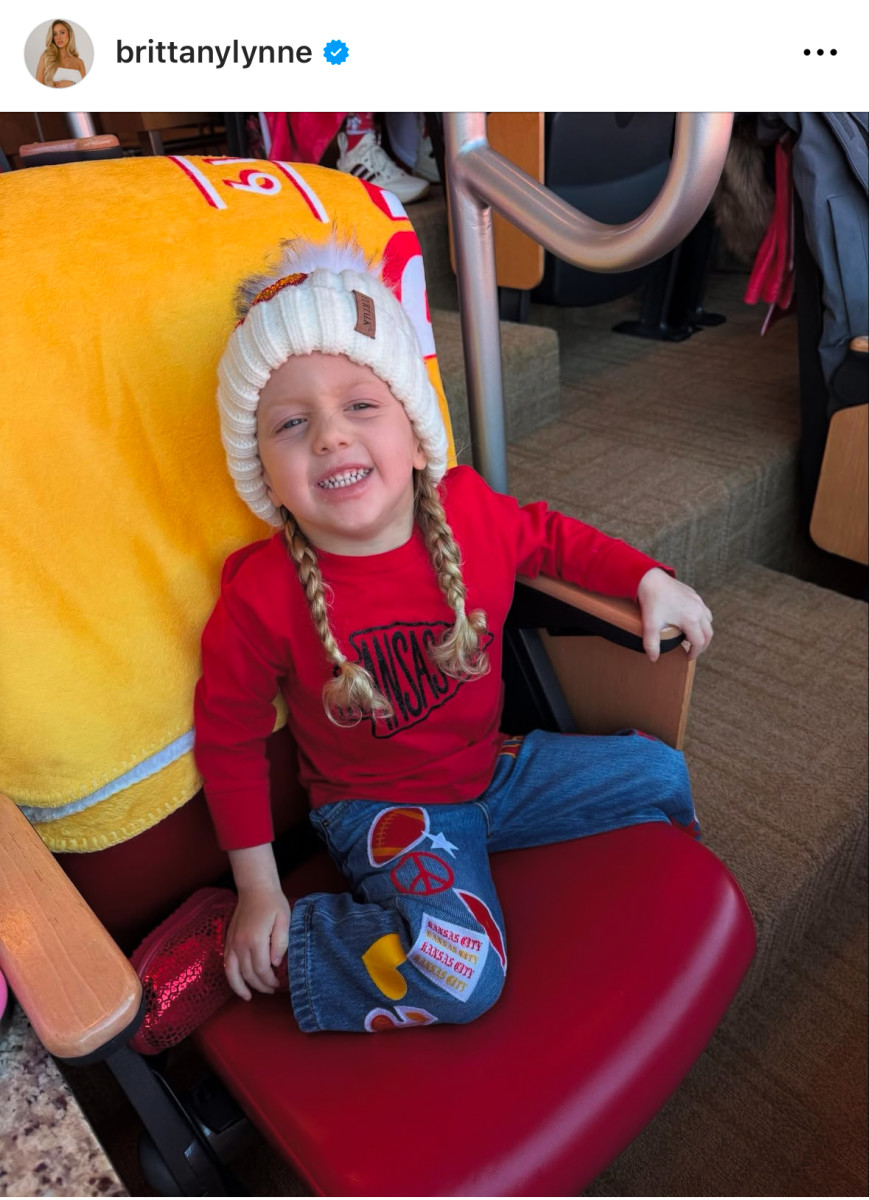 Chiefs quarterback Patrick Mahomes and Brittany Mahomes' daughter, Sterling, on Dec. 21, 2024.