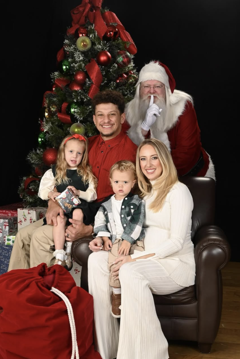 Chiefs quarterback Patrick Mahomes with his wife, Brittany, and their children, Sterling and Bronze.