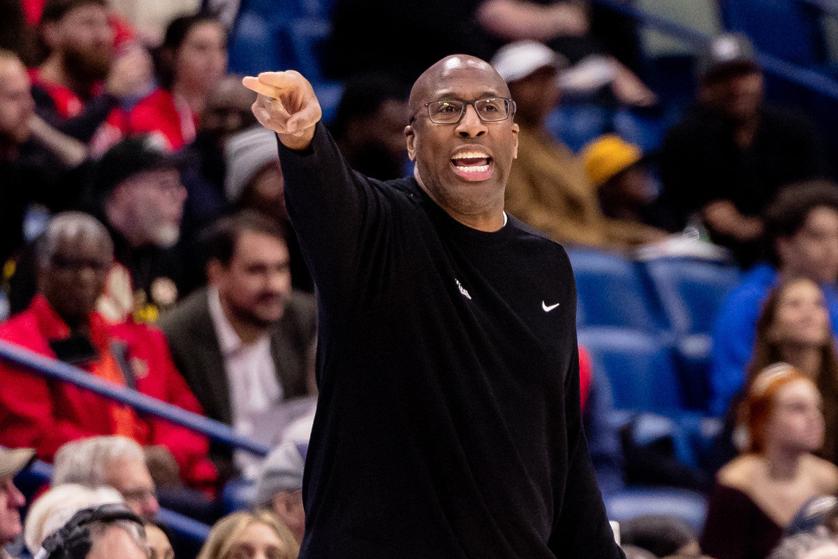 Knicks' Mike Brown Shares Honest Tom Thibodeau Message - Athlon Sports
