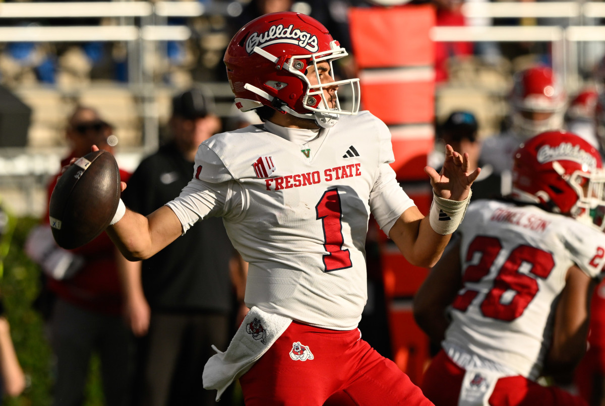 Fresno State transfer Mikey Keene passes vs. UCLA on Nov. 30 at the Rose Bowl in Pasadena, CA. 