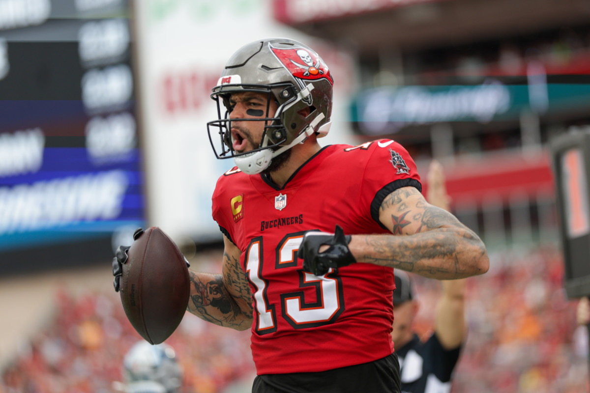 Tampa Bay Buccaneers wide receiver Mike Evans (13).