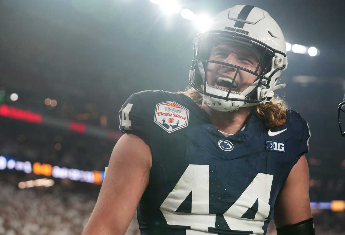 Penn State Nittany Lions tight end Tyler Warren (44) celebrates his touchdown catch against the Boise State Broncos during their Vrbo Fiesta Bowl matchup at State Farm Stadium