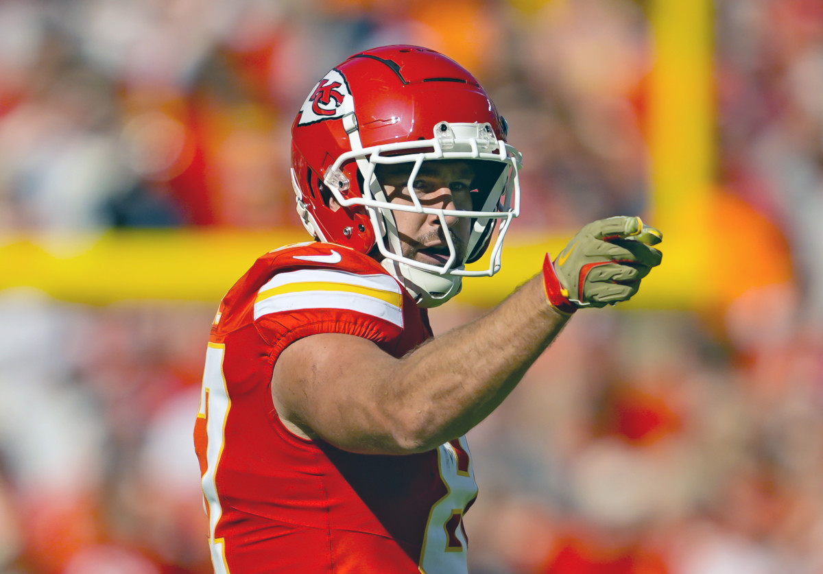 Travis Kelce Sends 4-Word Message Before Chiefs-Texans Playoff Game -  Athlon Sports