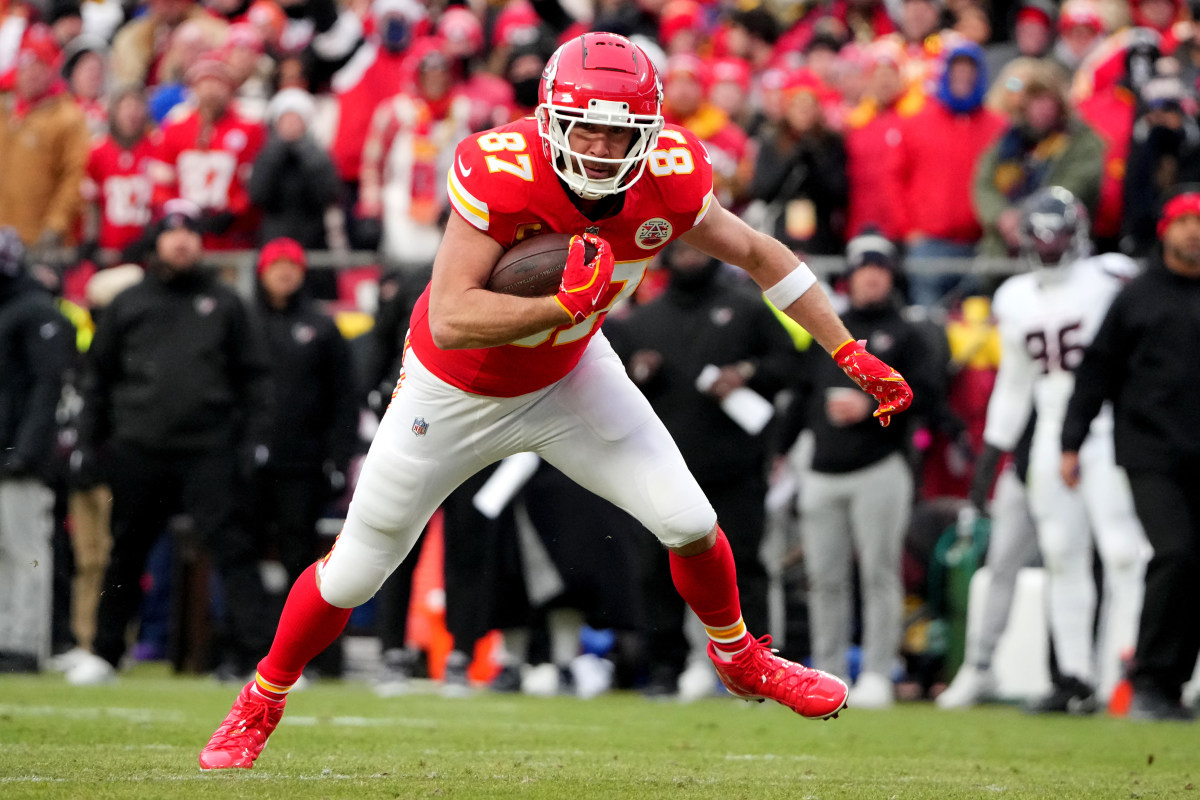 Chiefs Send Travis Kelce Message After Historic NFL Announcement - Athlon  Sports