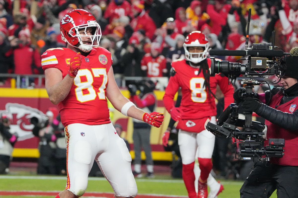 New Video Shows Travis Kelce's Dance in Chiefs-Texans - Athlon Sports