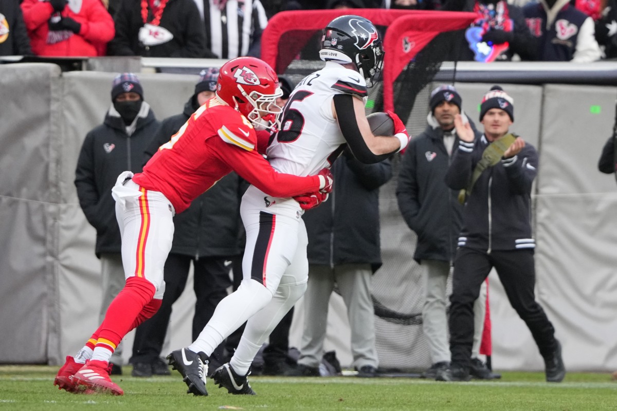 Houston Texans tight end Dalton Schultz