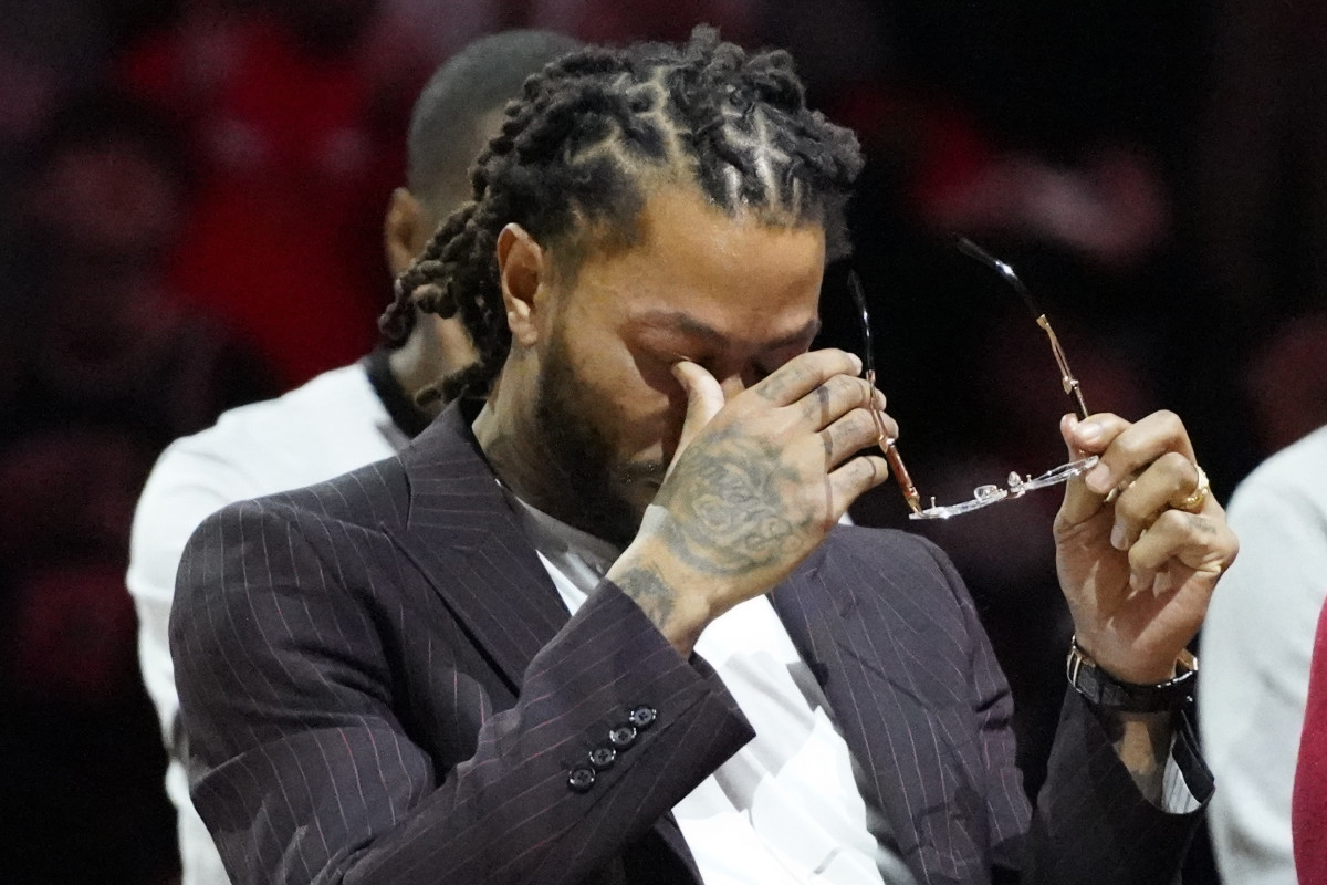 Derrick Rose Drops Surprising GOAT Take And Picks Chicago Legend - Athlon Sports