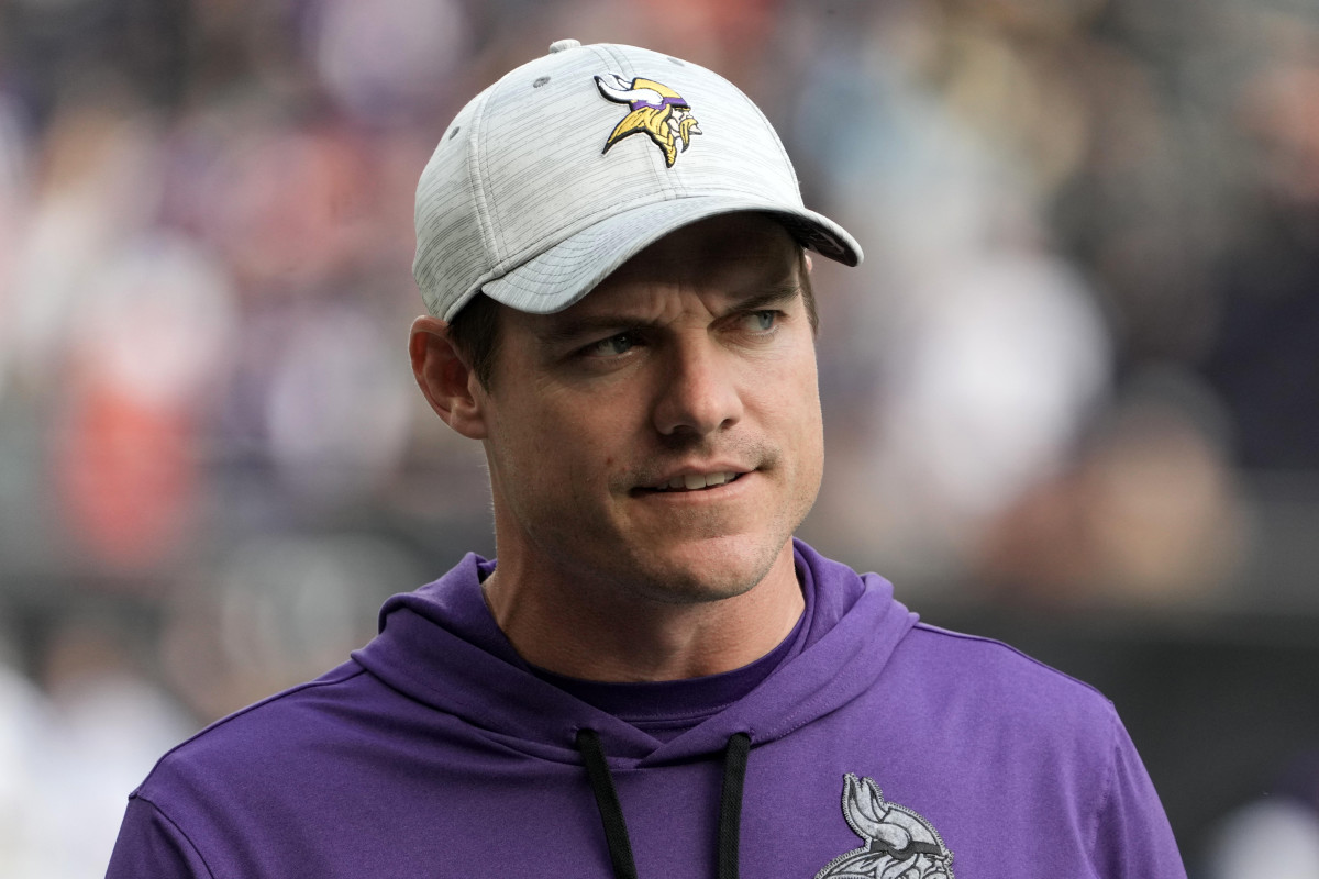 NFL Insider Reveals Vikings' Hard Feelings About QB Departure - Athlon Sports