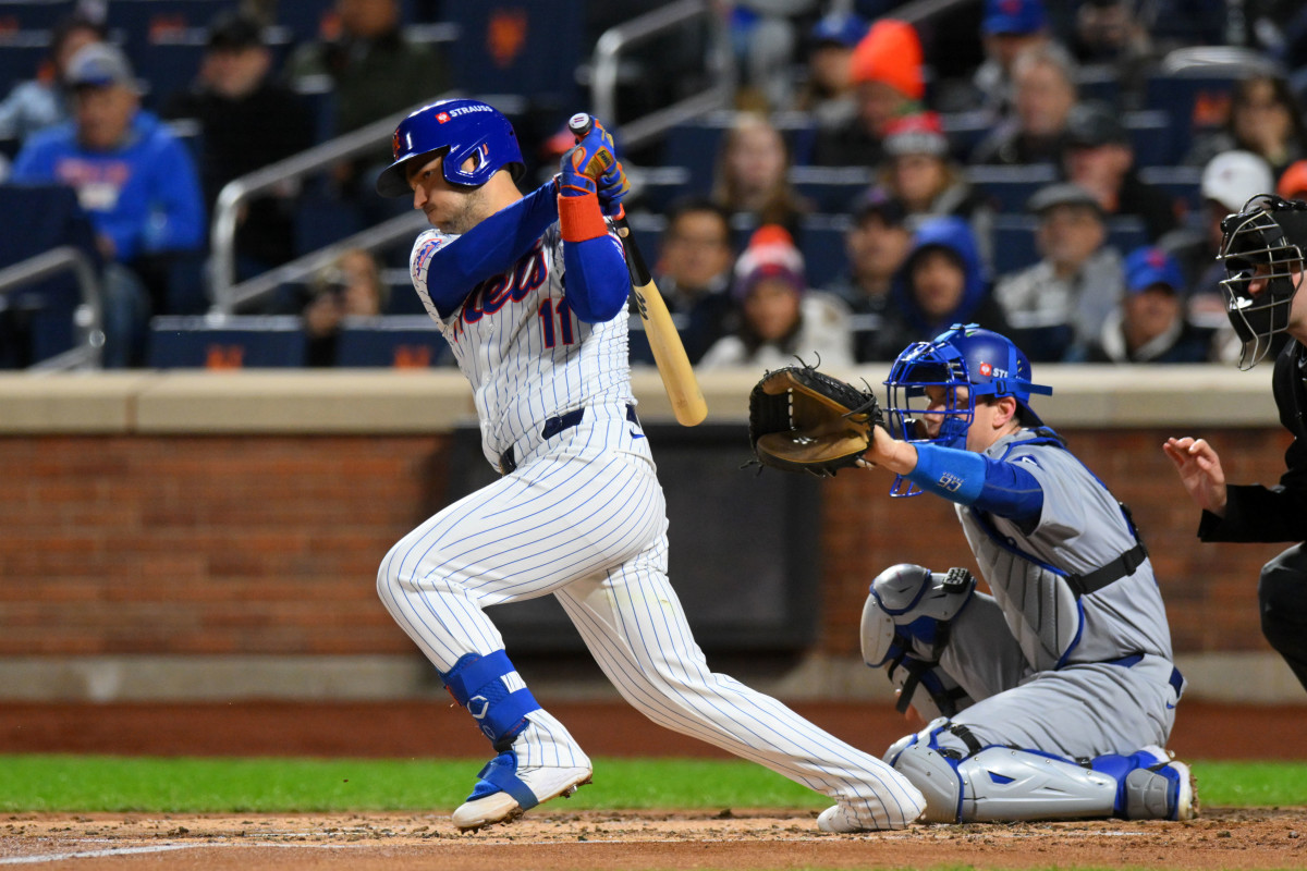 New York Mets second base Jose Iglesias hits a single in the second inning during game four of the NLCS.