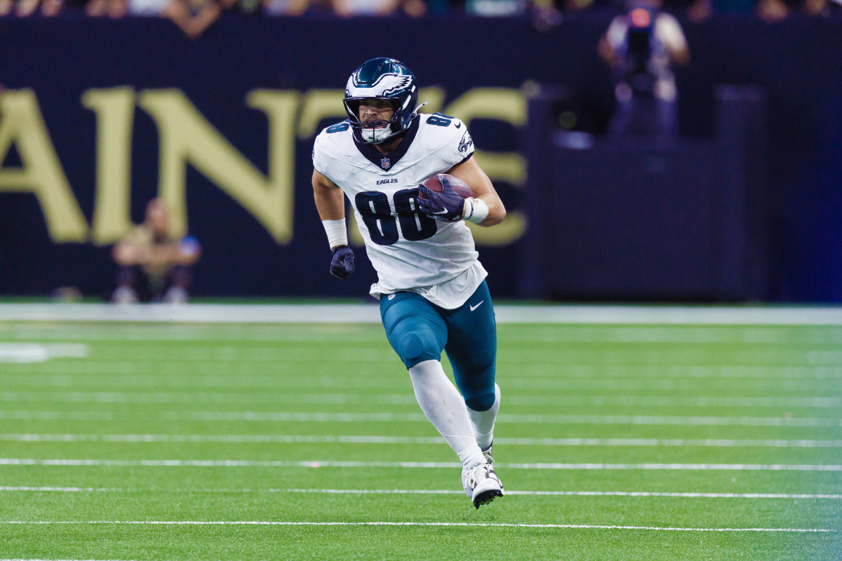 Philadelphia Eagles' Dallas Goedert Falls in Tight End Rankings - Athlon Sports