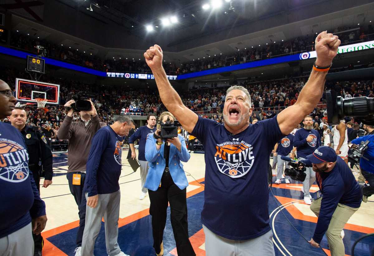 Auburn Tigers head coach Bruce Pearl