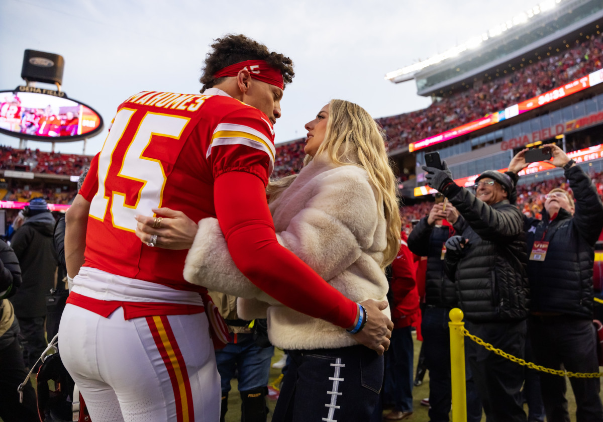 Chiefs quarterback Patrick Mahomes and wife Brittany Mahomes before the AFC Championship Game on Jan. 26, 2025.