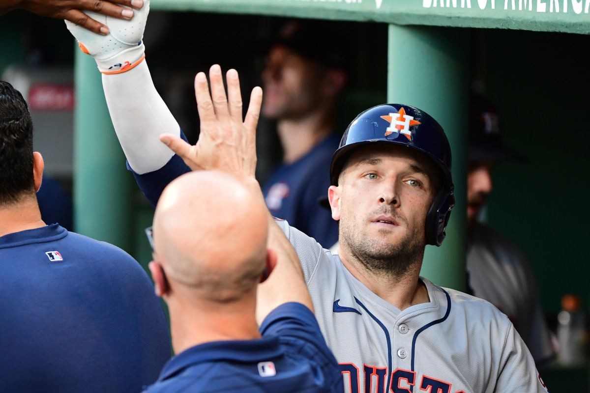 The Astros' Emotional Night: Correa'S Return, Bregman'S Recognition, And A Home Run That Caused A Stir! - fczi0xv