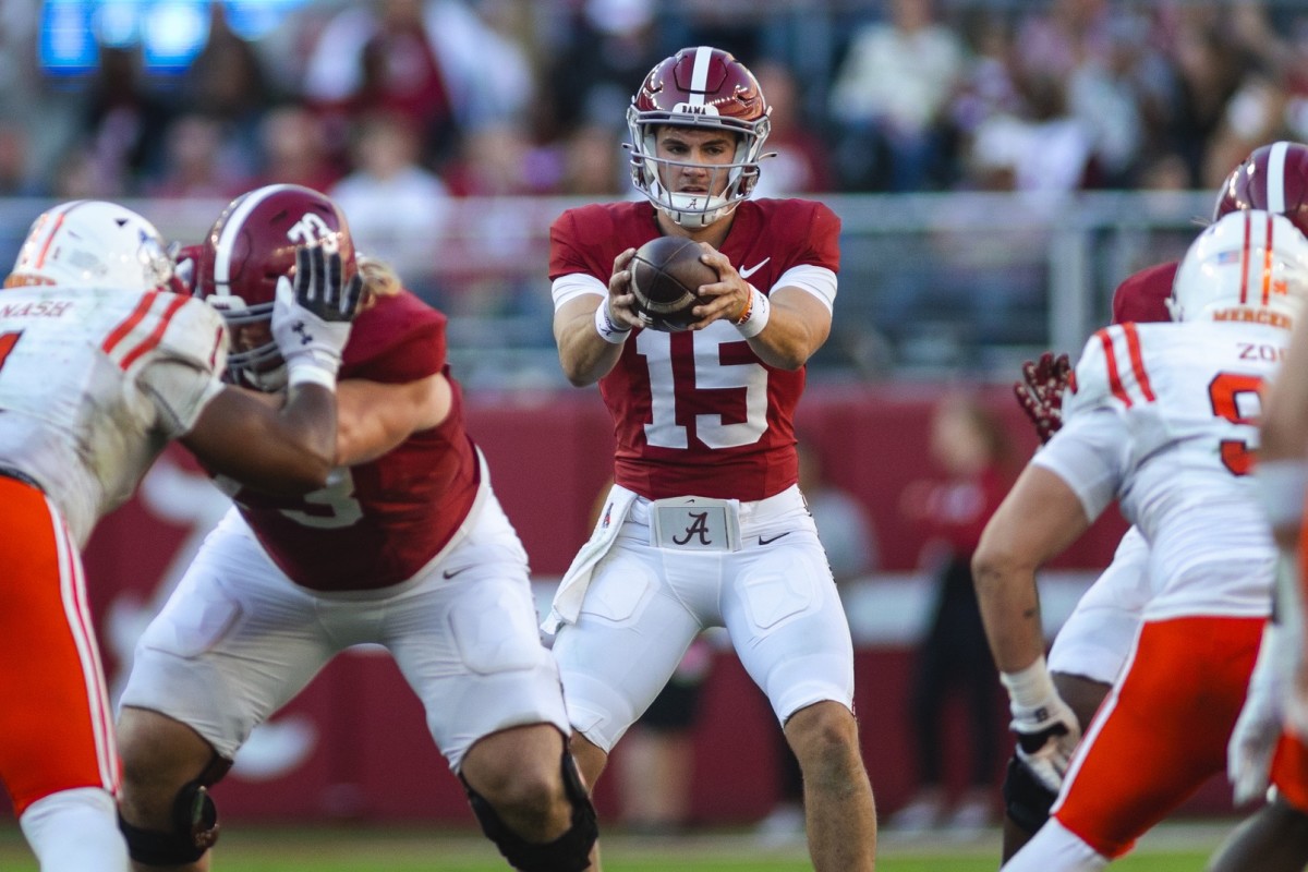Alabama Crimson Tide quarterback Ty Simpson