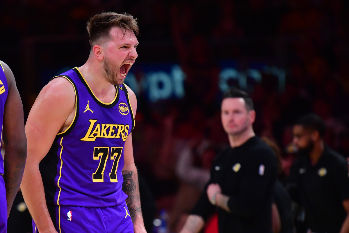 Los Angeles Lakers guard Luka Doncic (77).