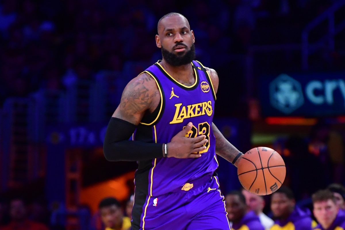 LeBron James Just 1 Point Away From Making NBA History - Athlon Sports