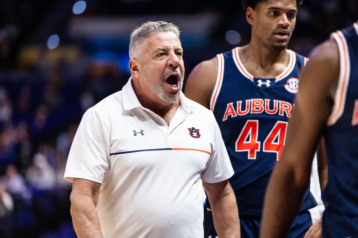 Bruce Pearl Receives Major Honor Before Final Four Athlon Sports Bruce Pearl Receives Major Honor Before Final Four Athlon Sports