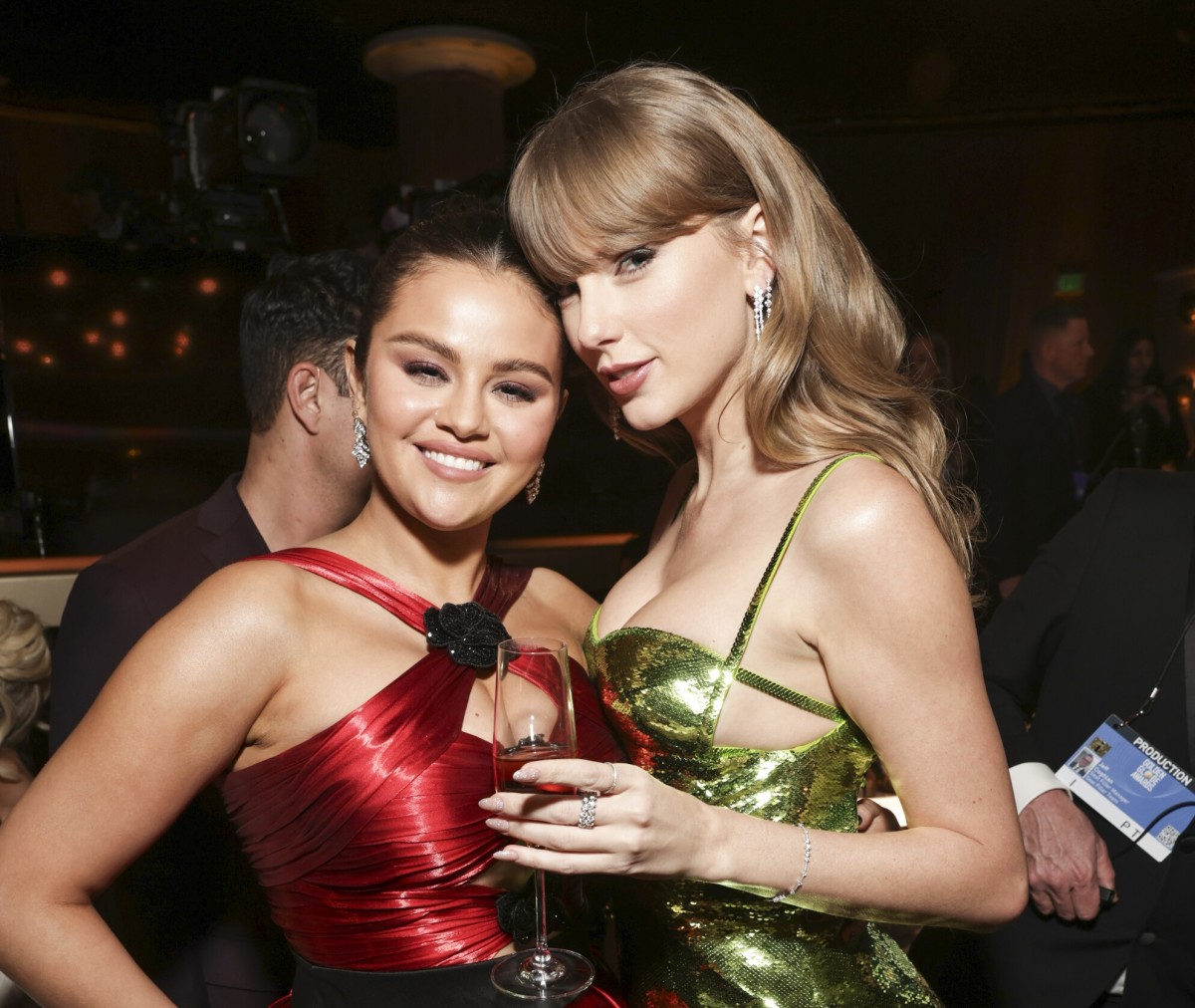 Selena Gomez Admits to Feeling ‘Mortified’ in Front of Taylor Swift's Friends - Athlon Sports