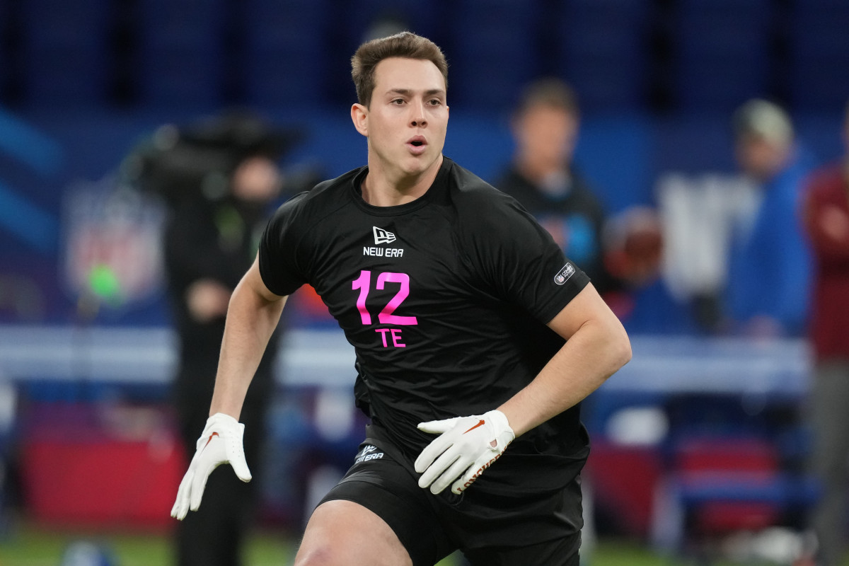 Former Texas tight end Gunnar Helm participates in drills during the 2025 NFL Combine.