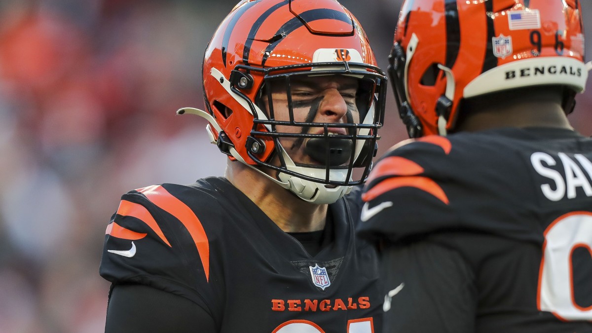 Bears Urged to Trade for Projected $63 Million Edge Rusher - Athlon Sports