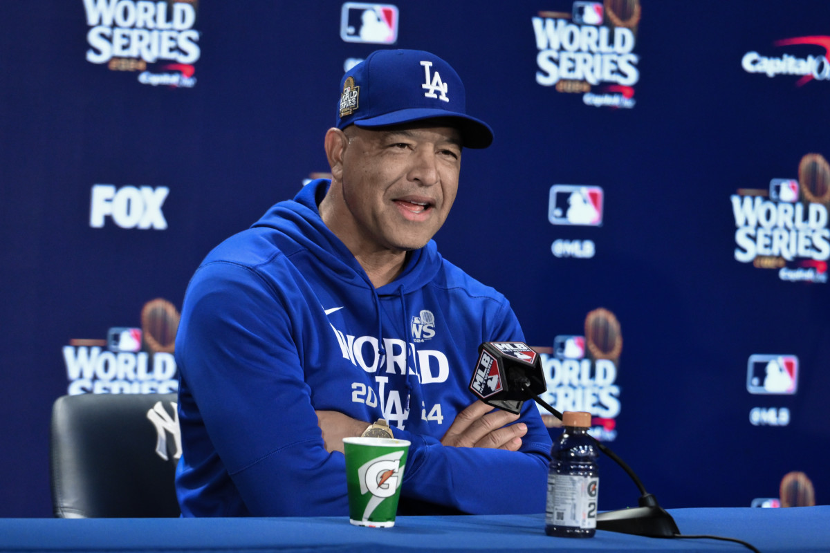 Dodgers Fans Reveal True Feelings About Dave Roberts - Athlon Sports