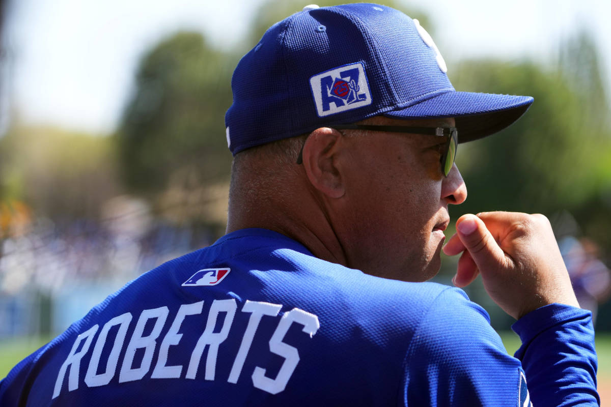 Dodgers' Dave Roberts Gives Major Update on Second Base, Center Field  Battles - Athlon Sports