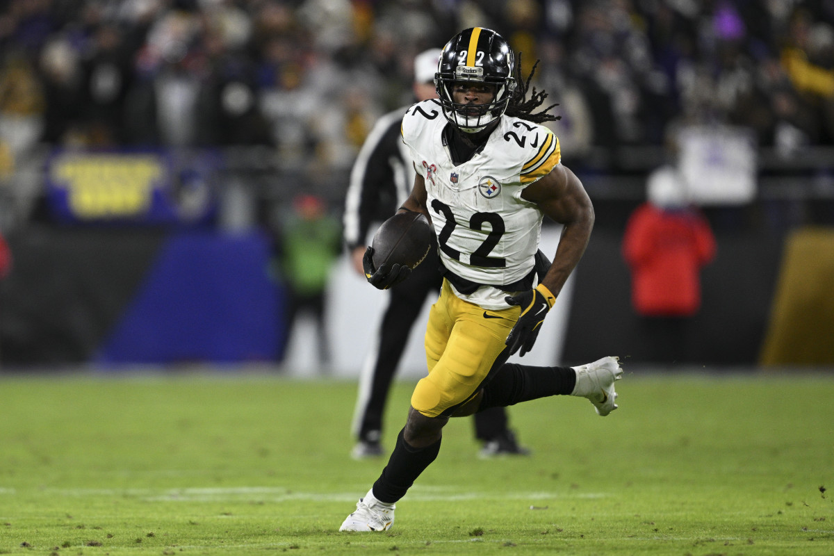 Najee Harris Eye Injury Severity Updated From July 4 Fireworks Explosion - Athlon Sports