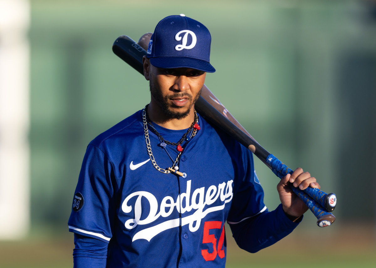 Dodgers đối mặt với quyết định quan trọng của Mookie Betts trước Tokyo Series - Athlon Sports