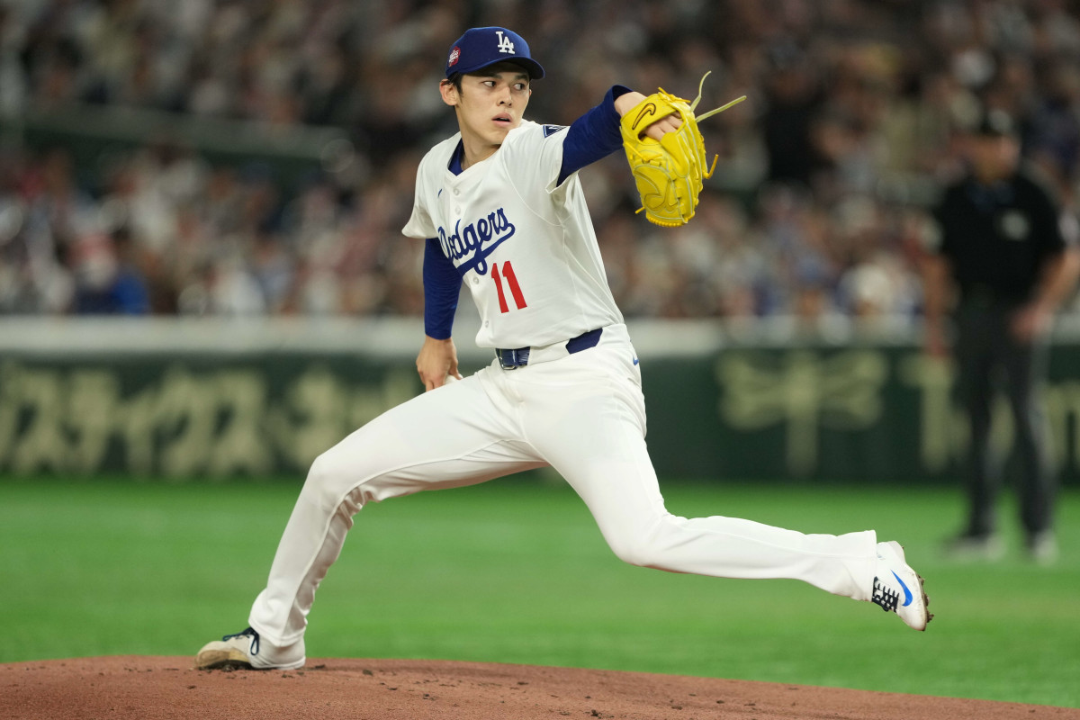 Dave Roberts Reveals Injury Update on Dodger's Rookie Pitcher - Athlon Sports