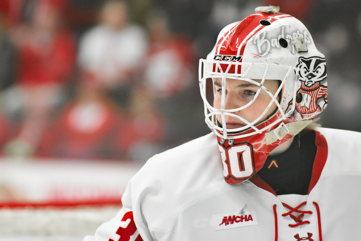 wisconsin-women-s-hockey-earns-national-honors-before-frozen-four